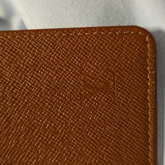 Brown taiga leather Louis Vuitton card holder - Picture 8 of 8